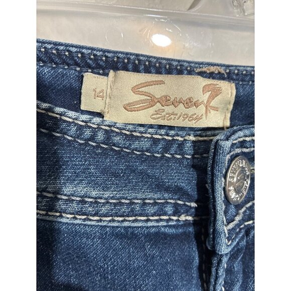 Seven7 Jeans Womens Size 14 Blue Denim Capri Medium Wash Embroidery pockets - Picture 2 of 10